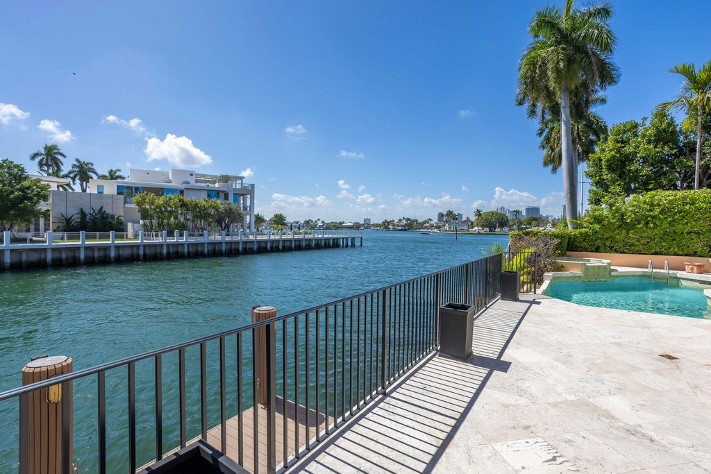 Photo of 4 Isla Bahia Ter, Fort Lauderdale, FL 33316 (MLS # B26000781)