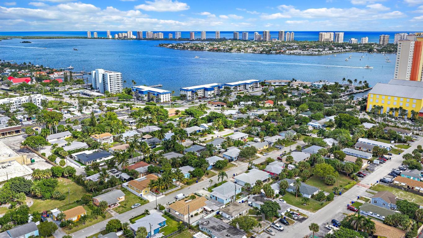 LEE WOOD PARK IN - Residential Lease