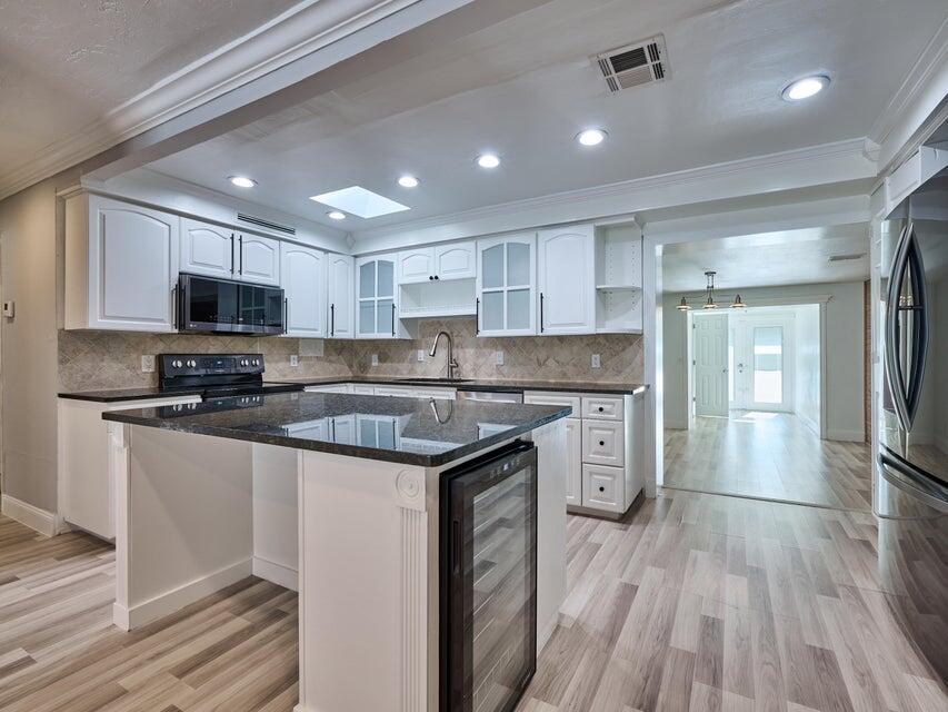 BELVEDERE HEIGHTS - Residential Lease