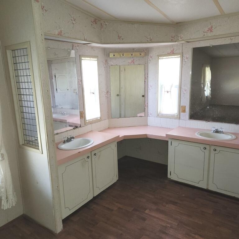 ST LUCIE FALLS (AKA RIVER - Residential