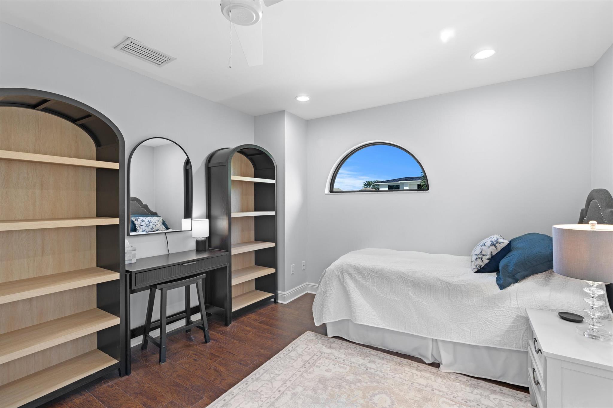 SOUTH OCEAN PARK - Residential Lease