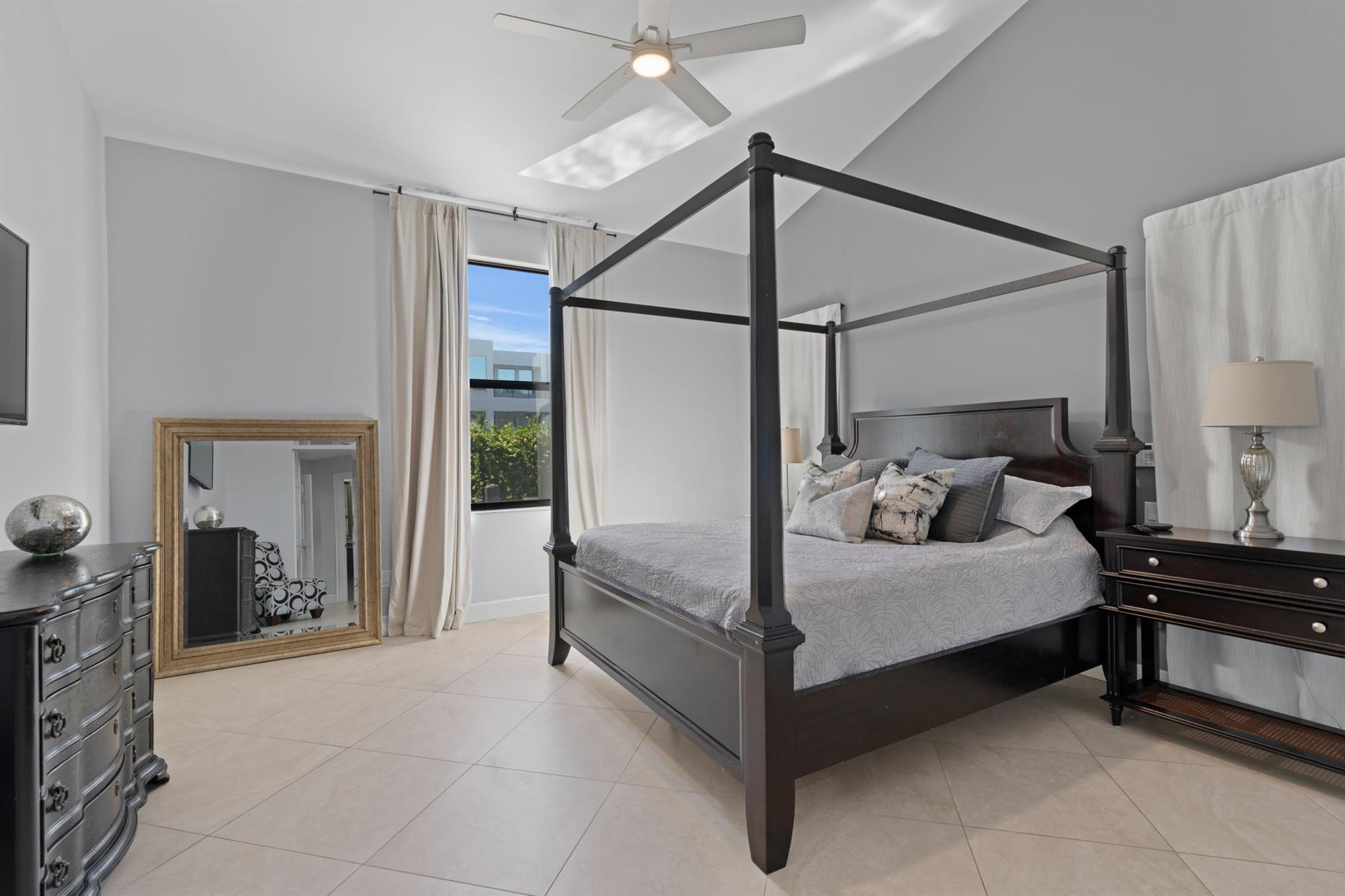 SOUTH OCEAN PARK - Residential Lease