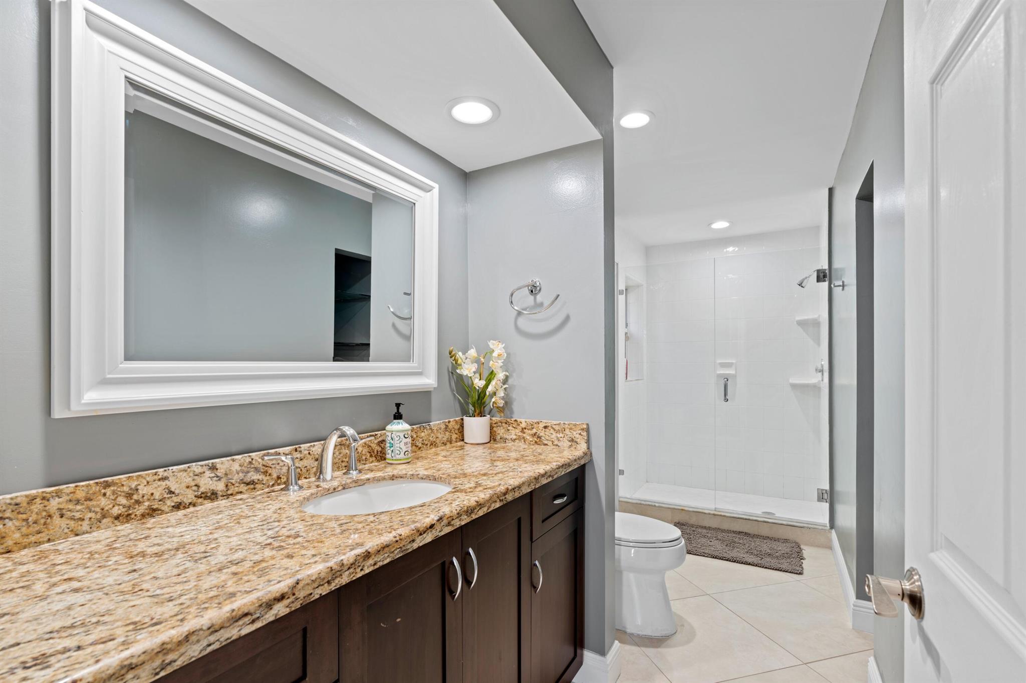 SOUTH OCEAN PARK - Residential Lease