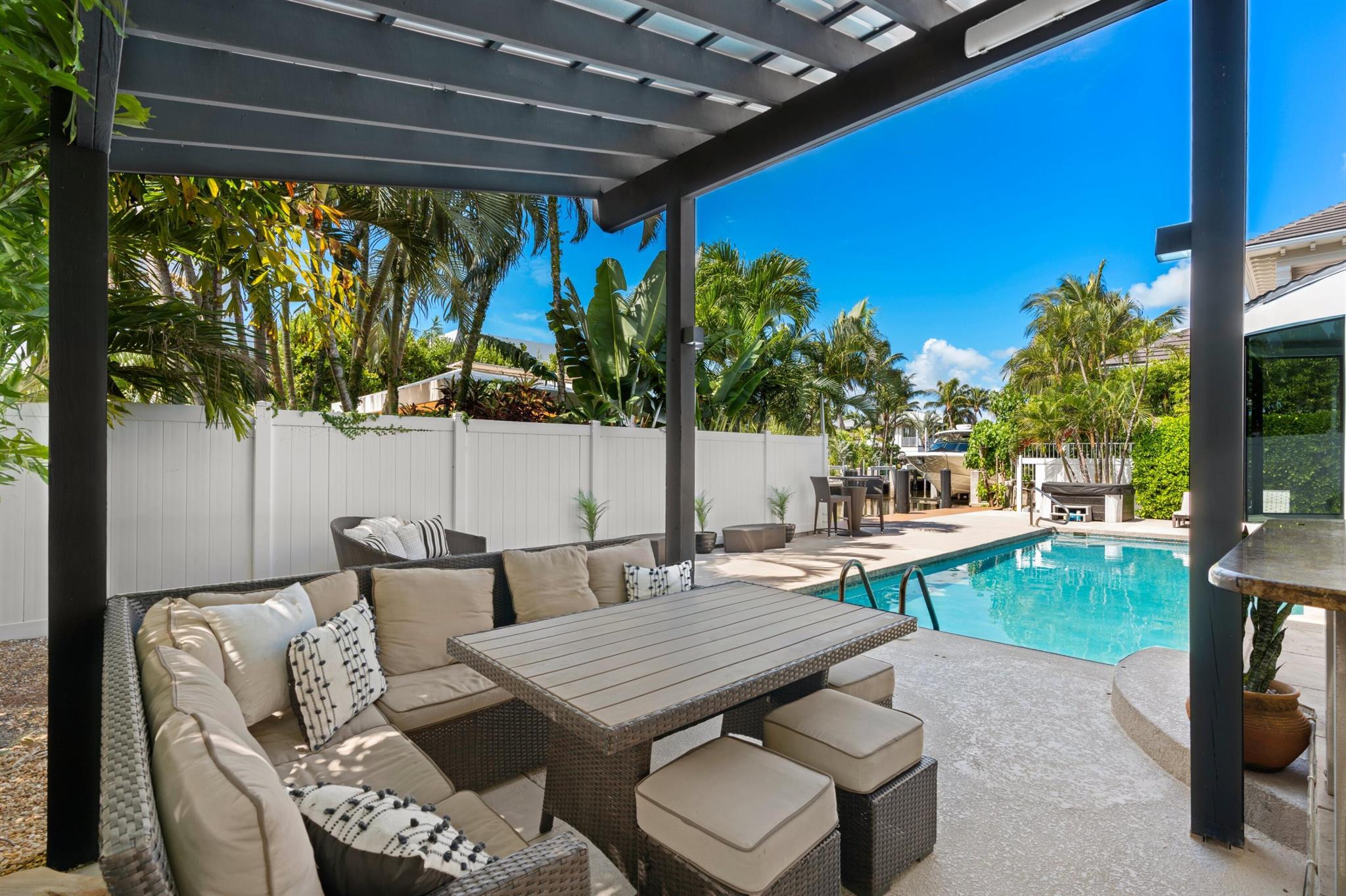 SOUTH OCEAN PARK - Residential Lease