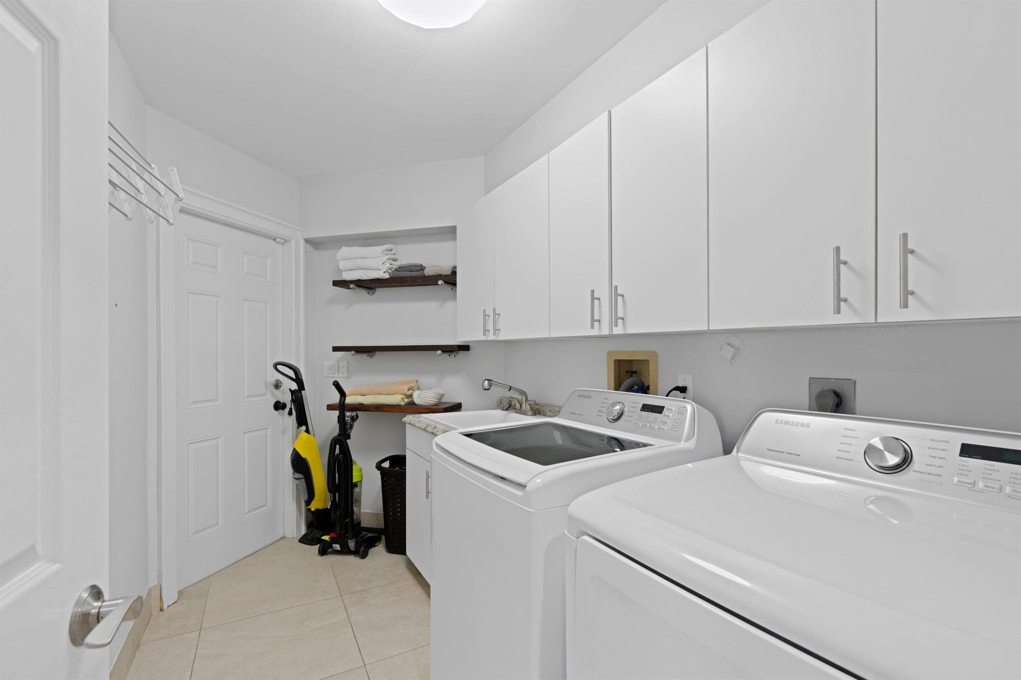SOUTH OCEAN PARK - Residential Lease