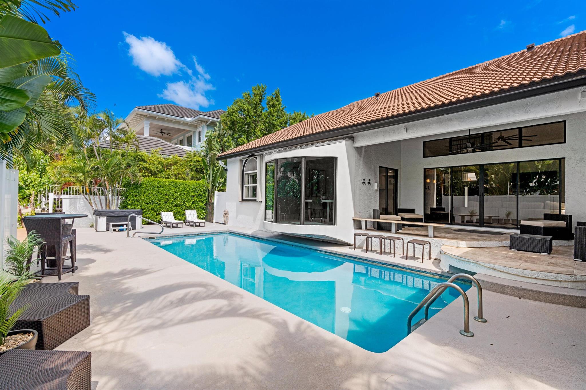 SOUTH OCEAN PARK - Residential Lease