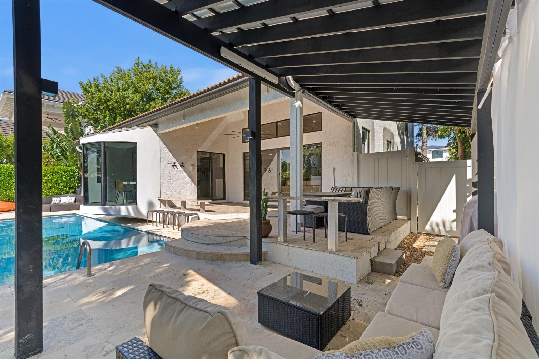 SOUTH OCEAN PARK - Residential Lease