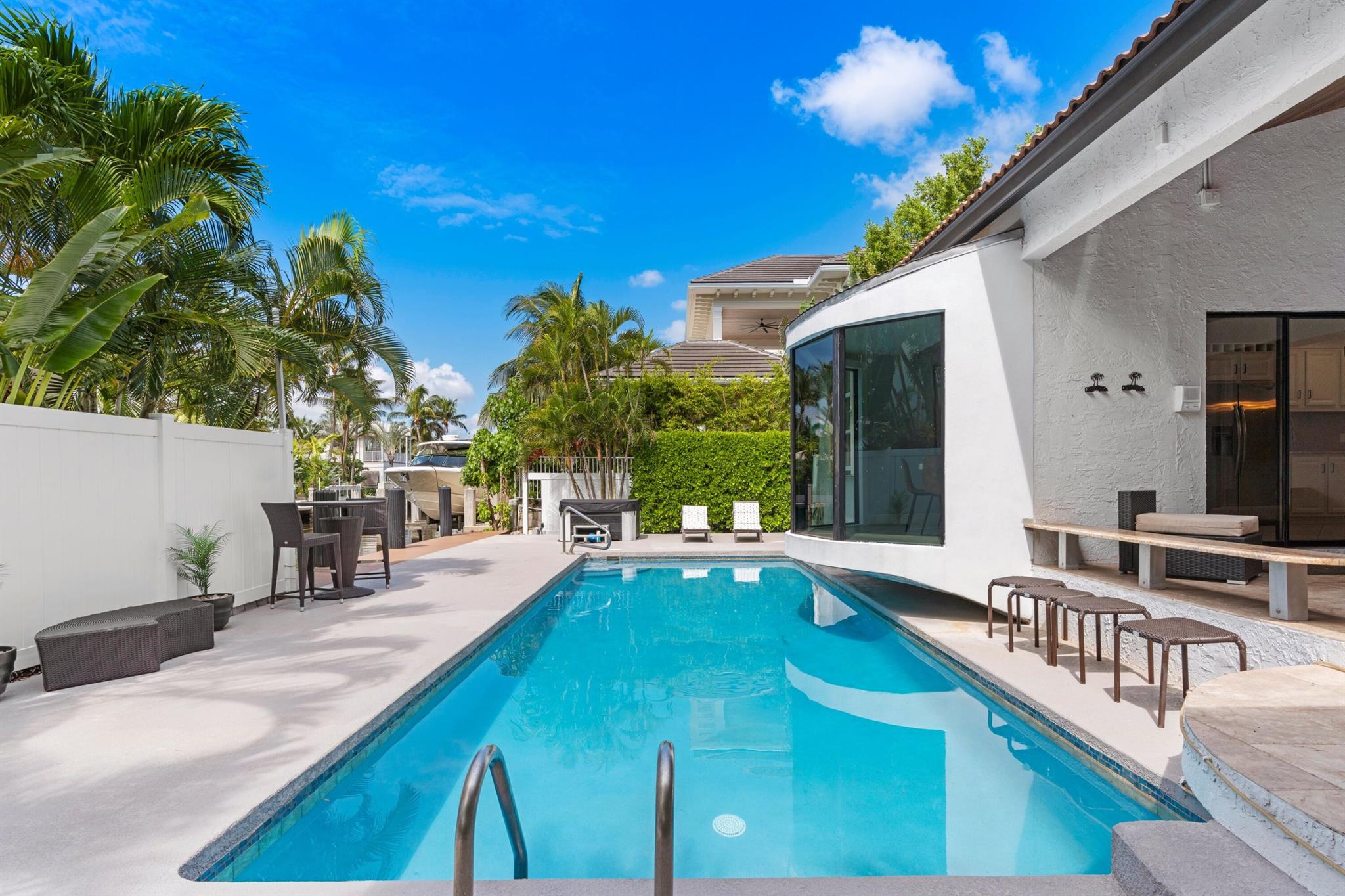 SOUTH OCEAN PARK - Residential Lease