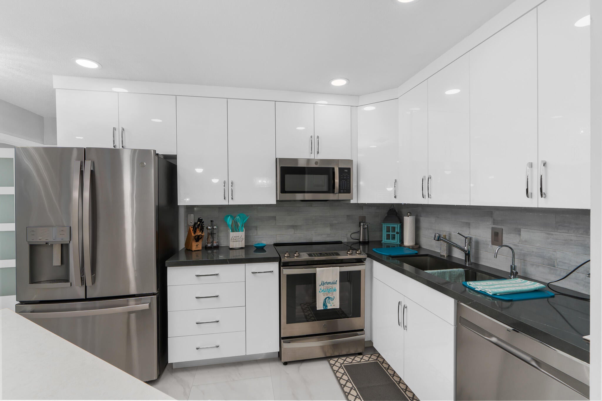 130 CYPRESS CLUB Drive 306