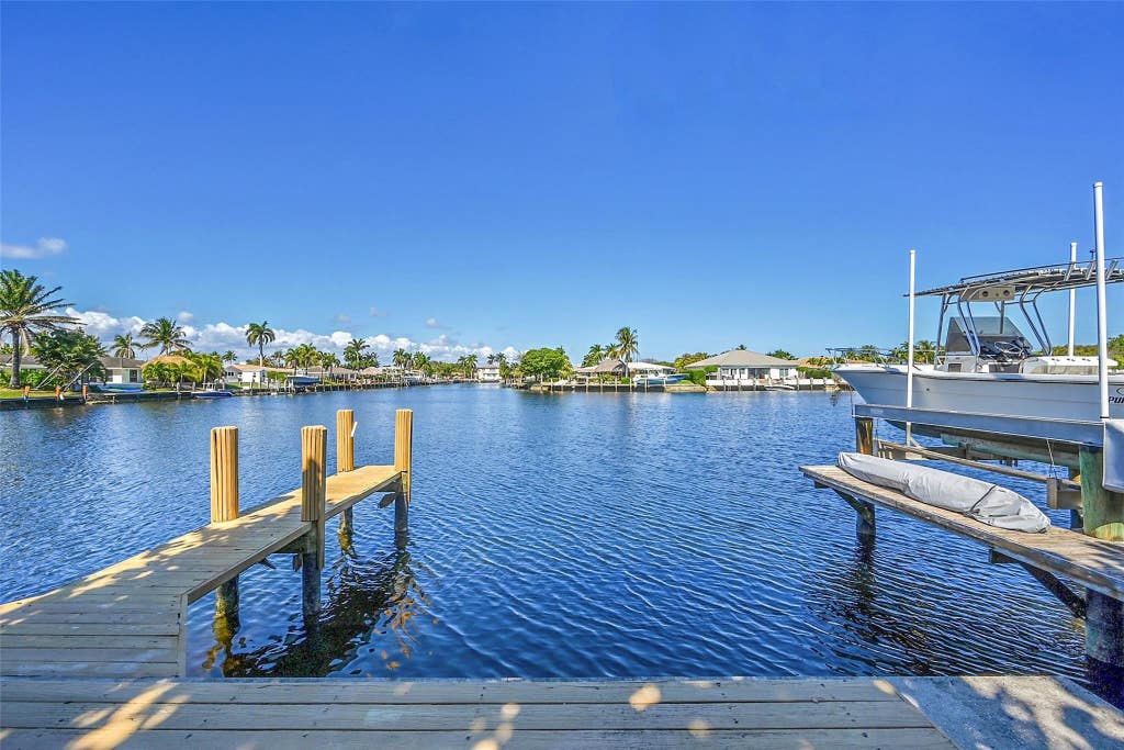 Photo of 721 E McNab Road #4, Pompano Beach, FL 33060 (MLS # F10484734)