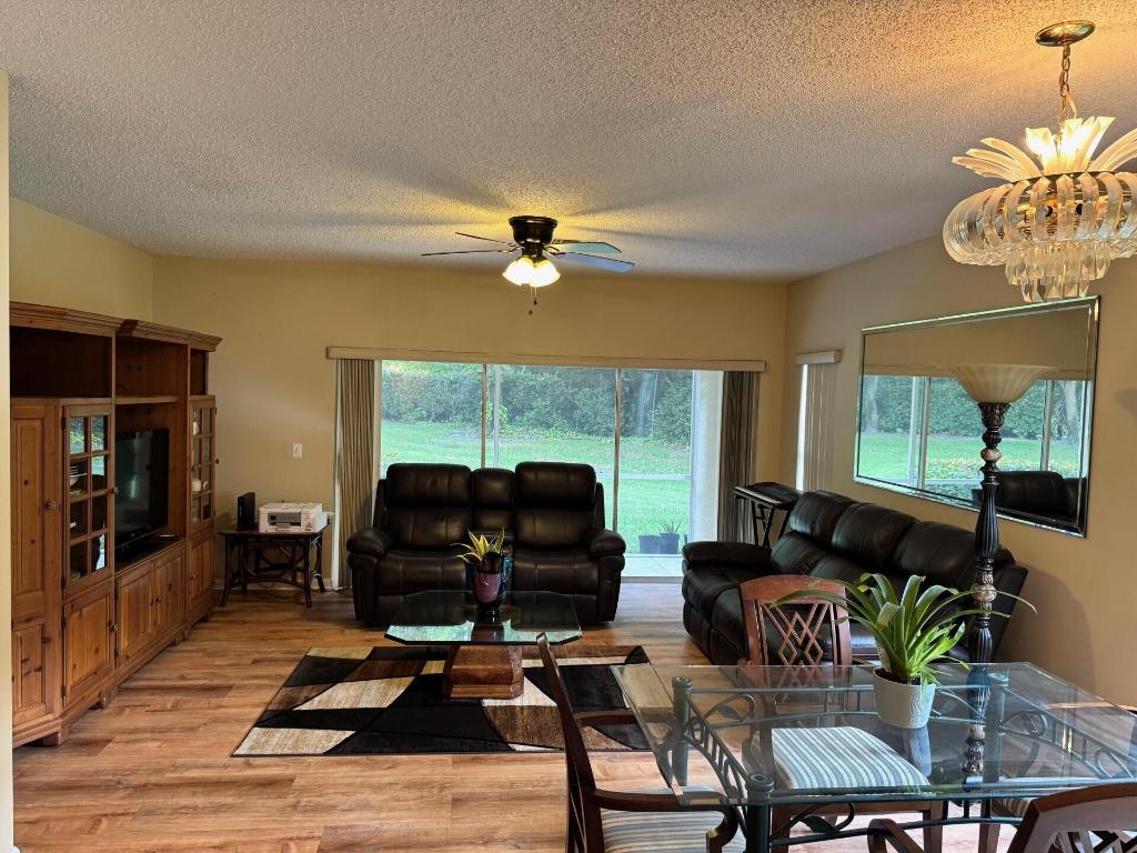 4755 Palmbrooke Circle