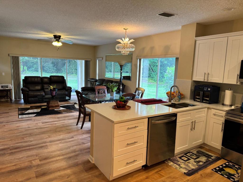 4755 Palmbrooke Circle