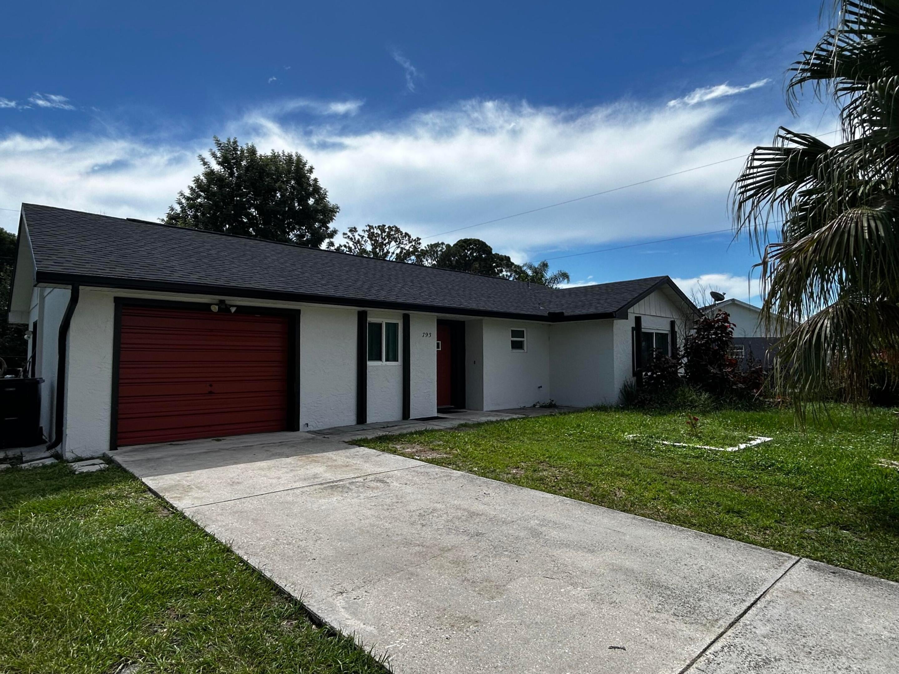 793 SW Dorchester Street, Port St Lucie, FL, 34983/$305,000 3 793 SW Dorchester Street