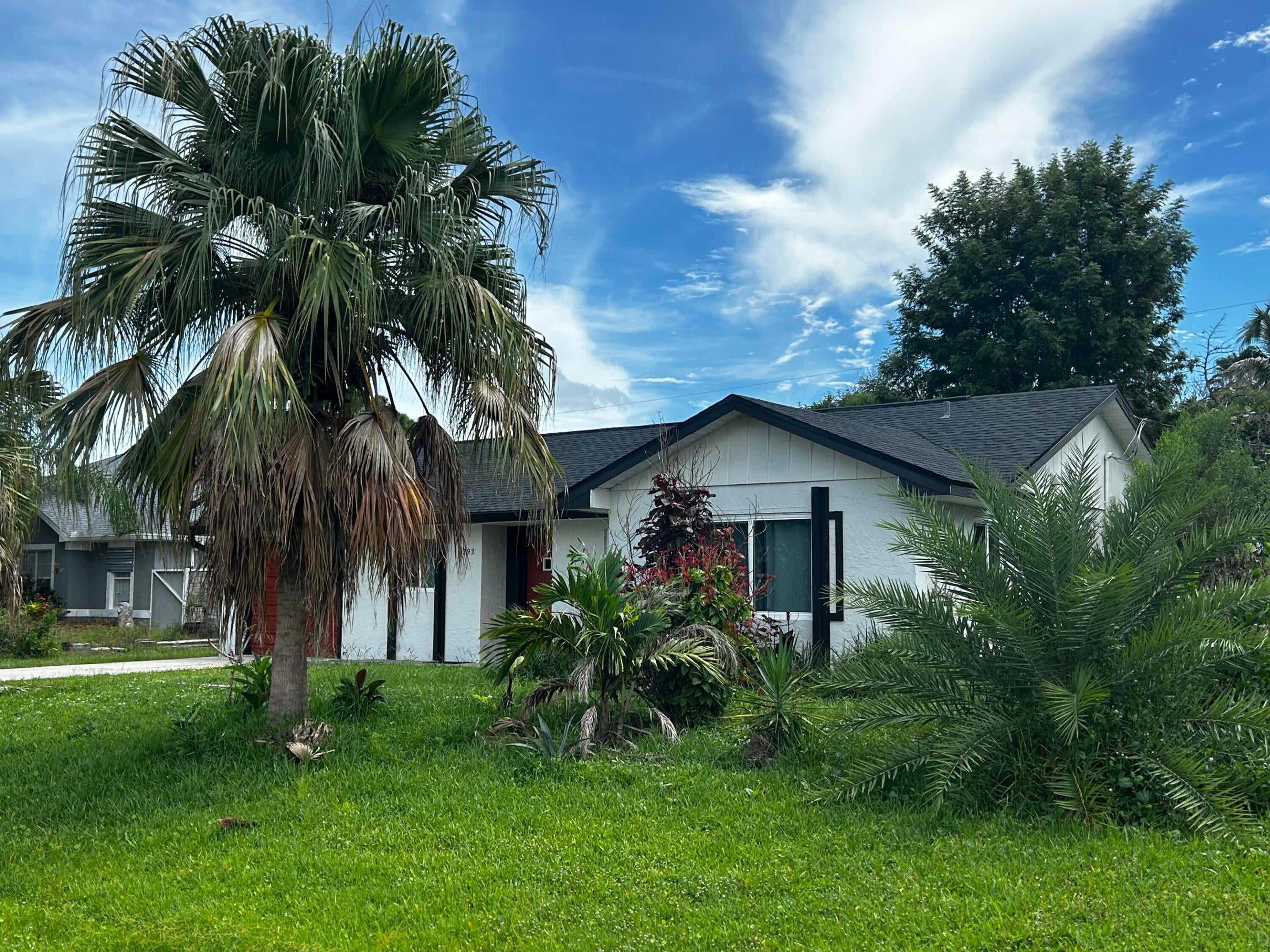 793 SW Dorchester Street, Port St Lucie, FL, 34983/$305,000 1 793 SW Dorchester Street