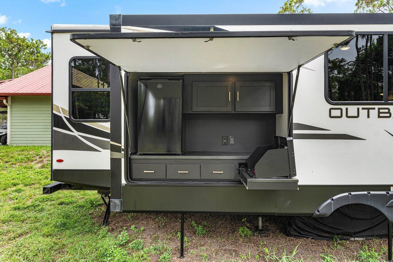 FOX TRAIL - Residential Lease