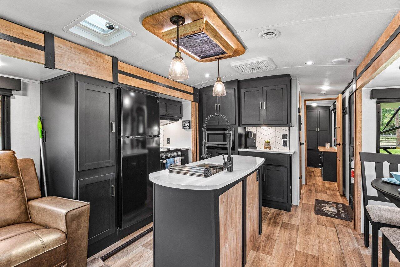 FOX TRAIL - Residential Lease