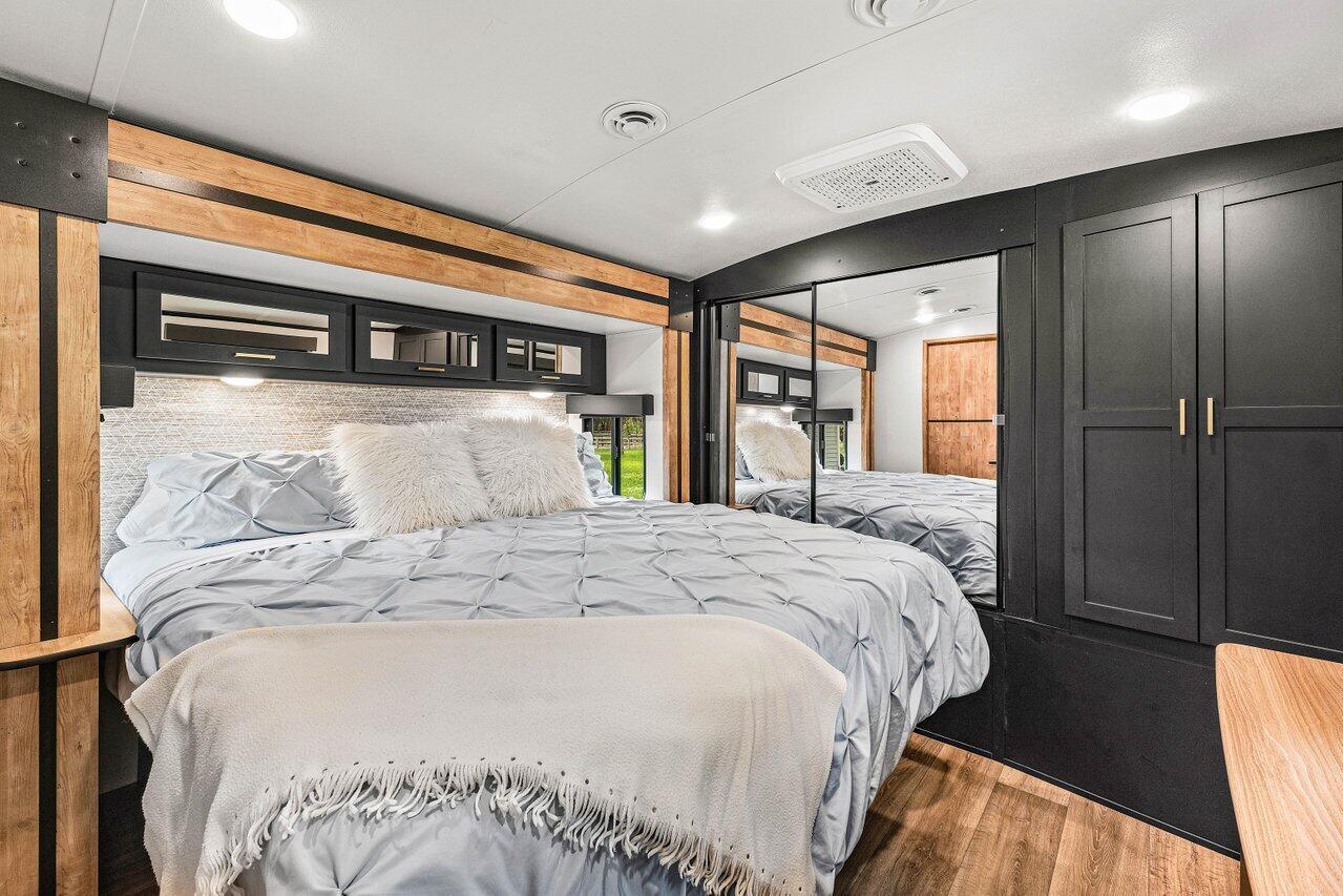 FOX TRAIL - Residential Lease