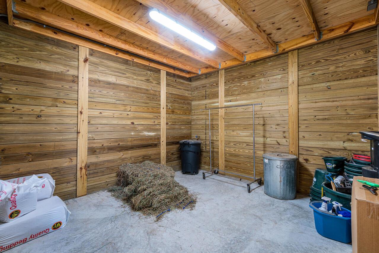 FOX TRAIL - Residential Lease