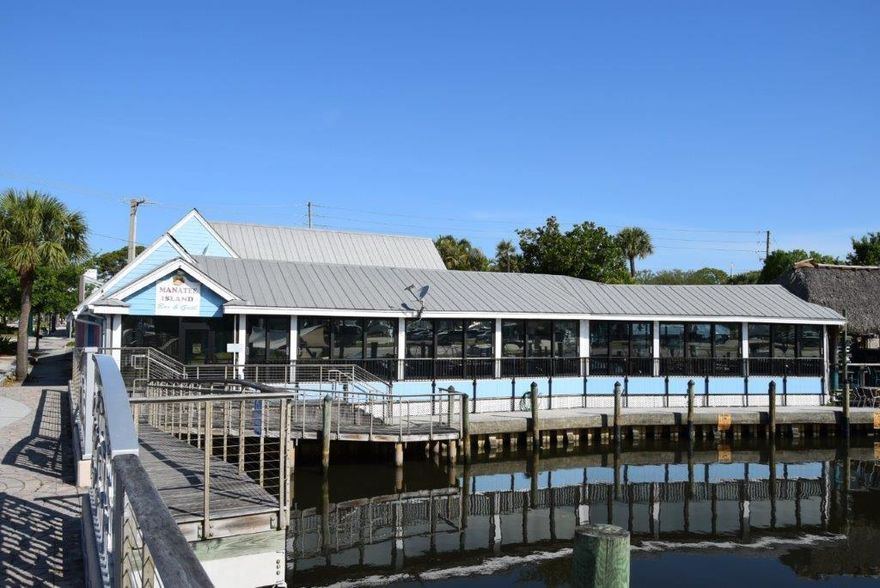 Manatee Island Bar & Grill is a 5,409+/- SF high-volume capacity waterfront restaurant situated along the Manatee Pocket. This property boasts uninterrupted views of the water. The restaurant has indoor and outdoor dining, a large indoor bar, and an outdoor Tiki bar. Easy access for boaters with plenty of parking. Brand New Tiki hut and outside bar finished Oct 2021. Complete books and records, financials, and tax returns from 2018-YTD 2021.