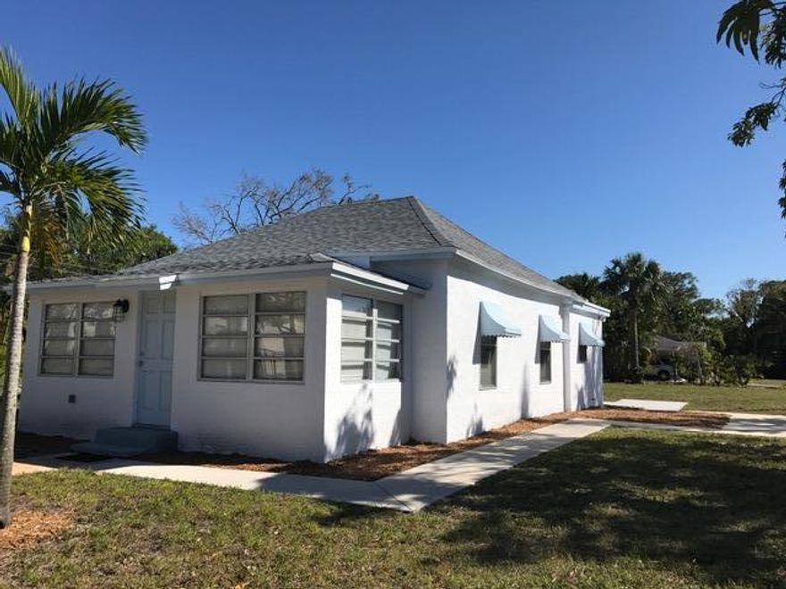This rare single family rental property has recently under gone renovations and features a great central location in the Town of Jupiter with a large yard. Also includes water and landscaping in the rent.