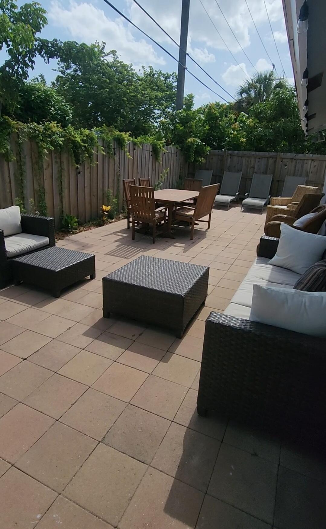 TROPIC PALMS 1 - Residential Lease