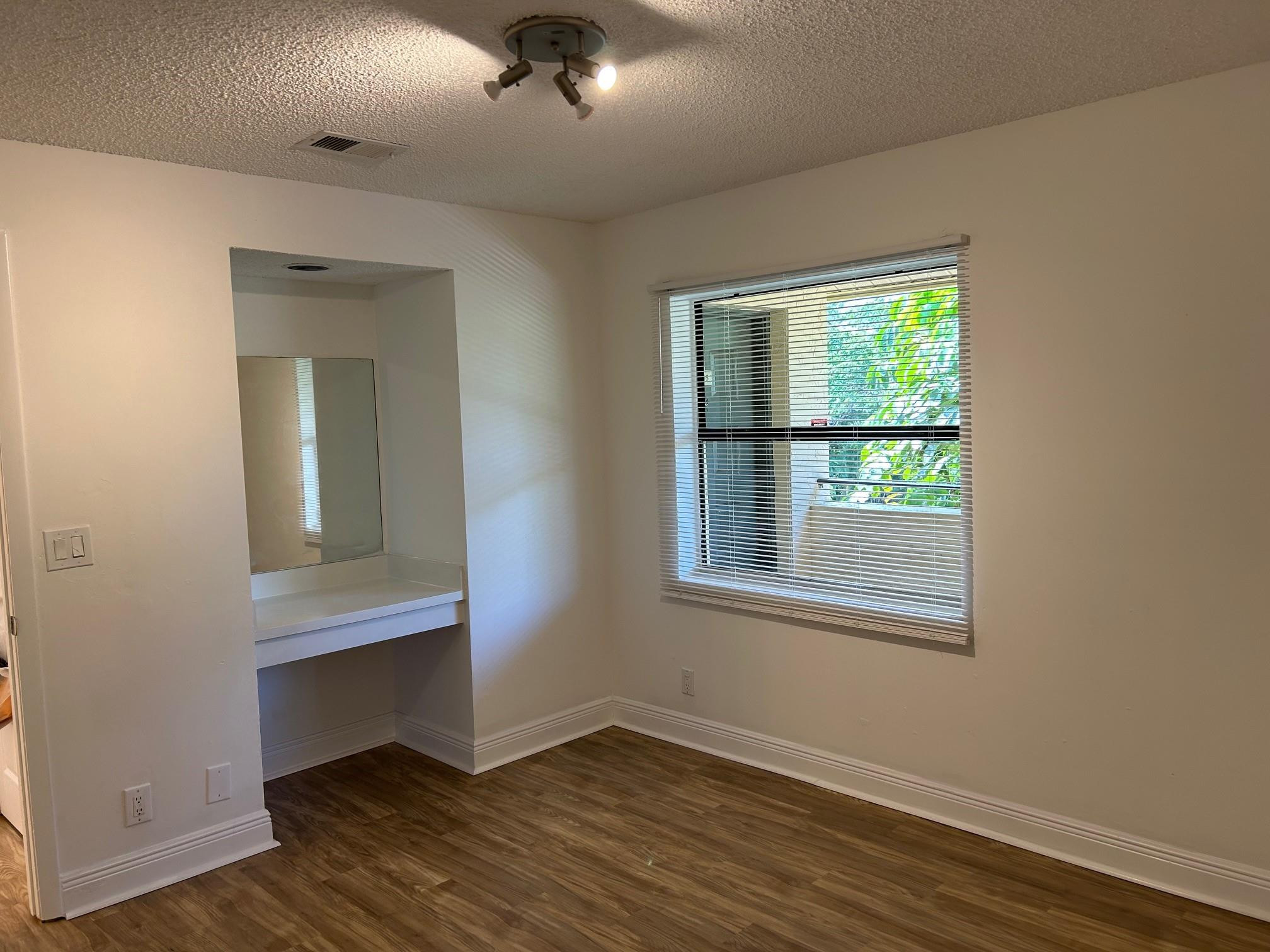 Summerbreeze Condominium - Residential