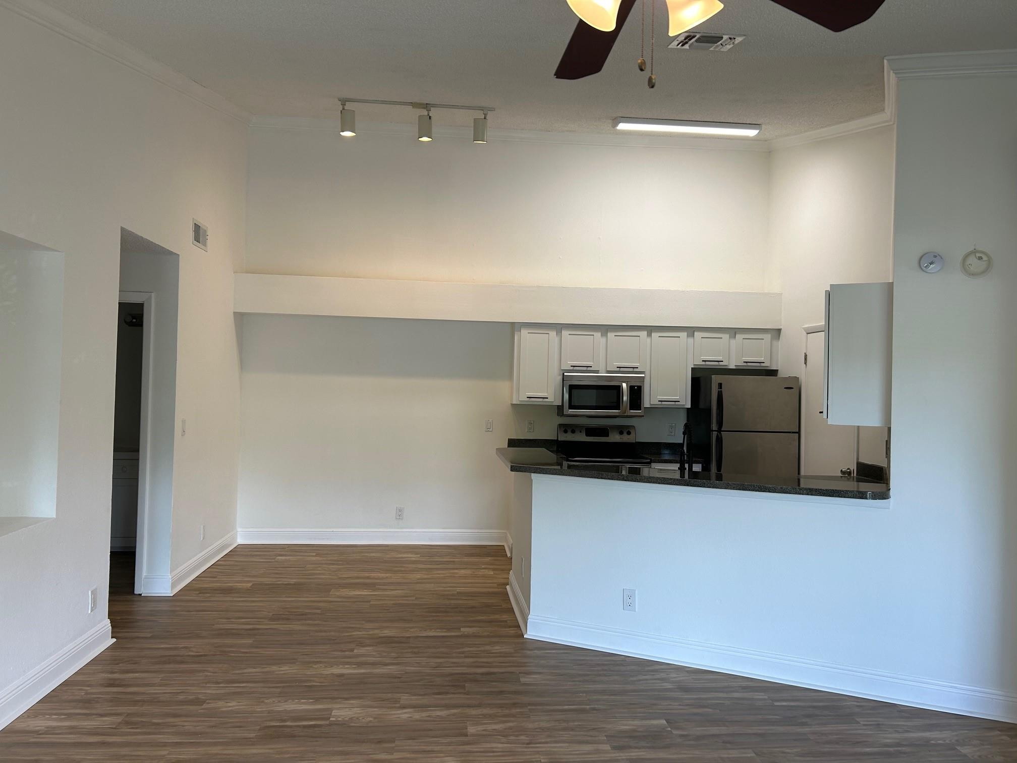 Summerbreeze Condominium - Residential