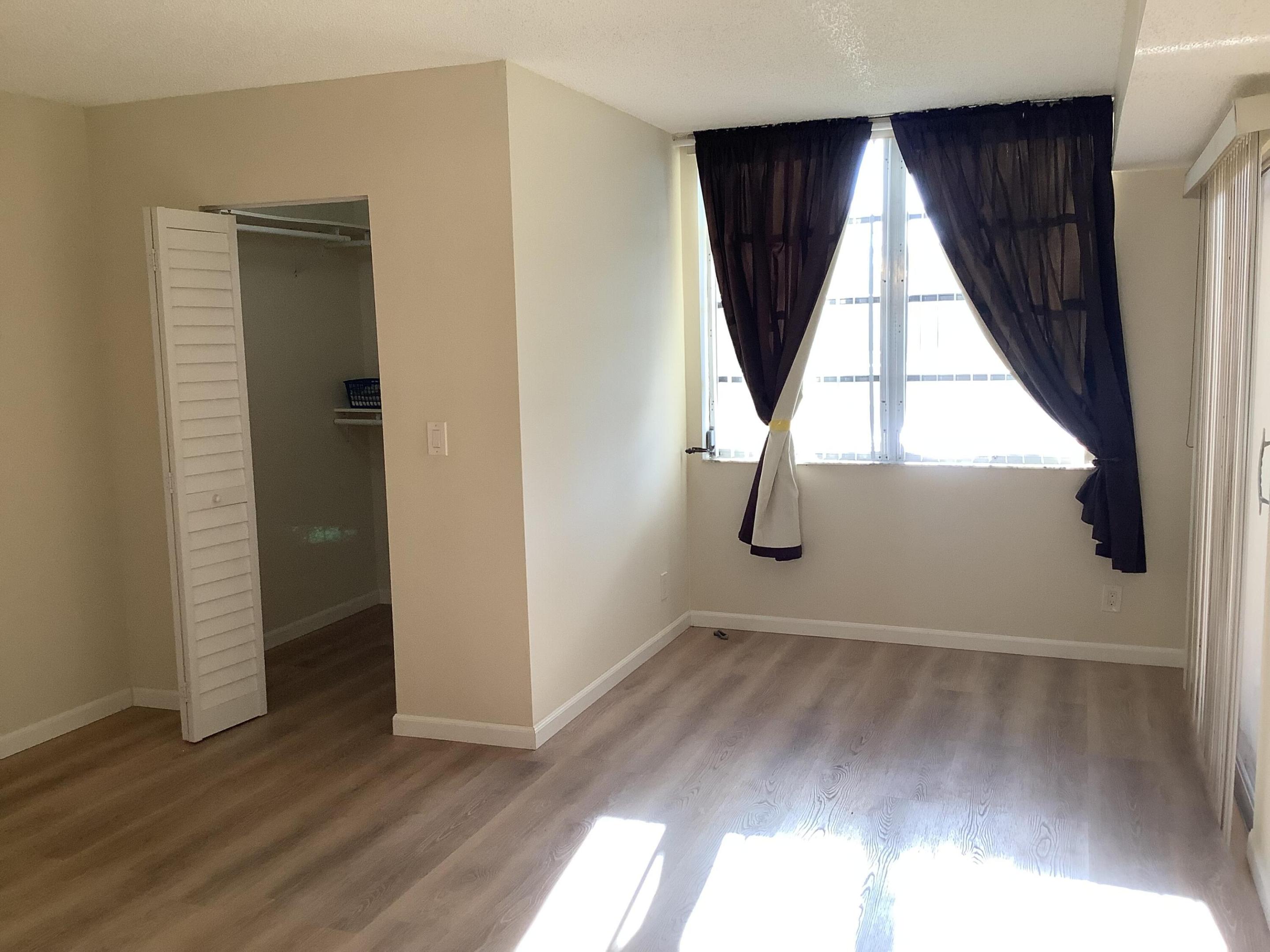 CASCADES OF LAUDERHILL - Residential