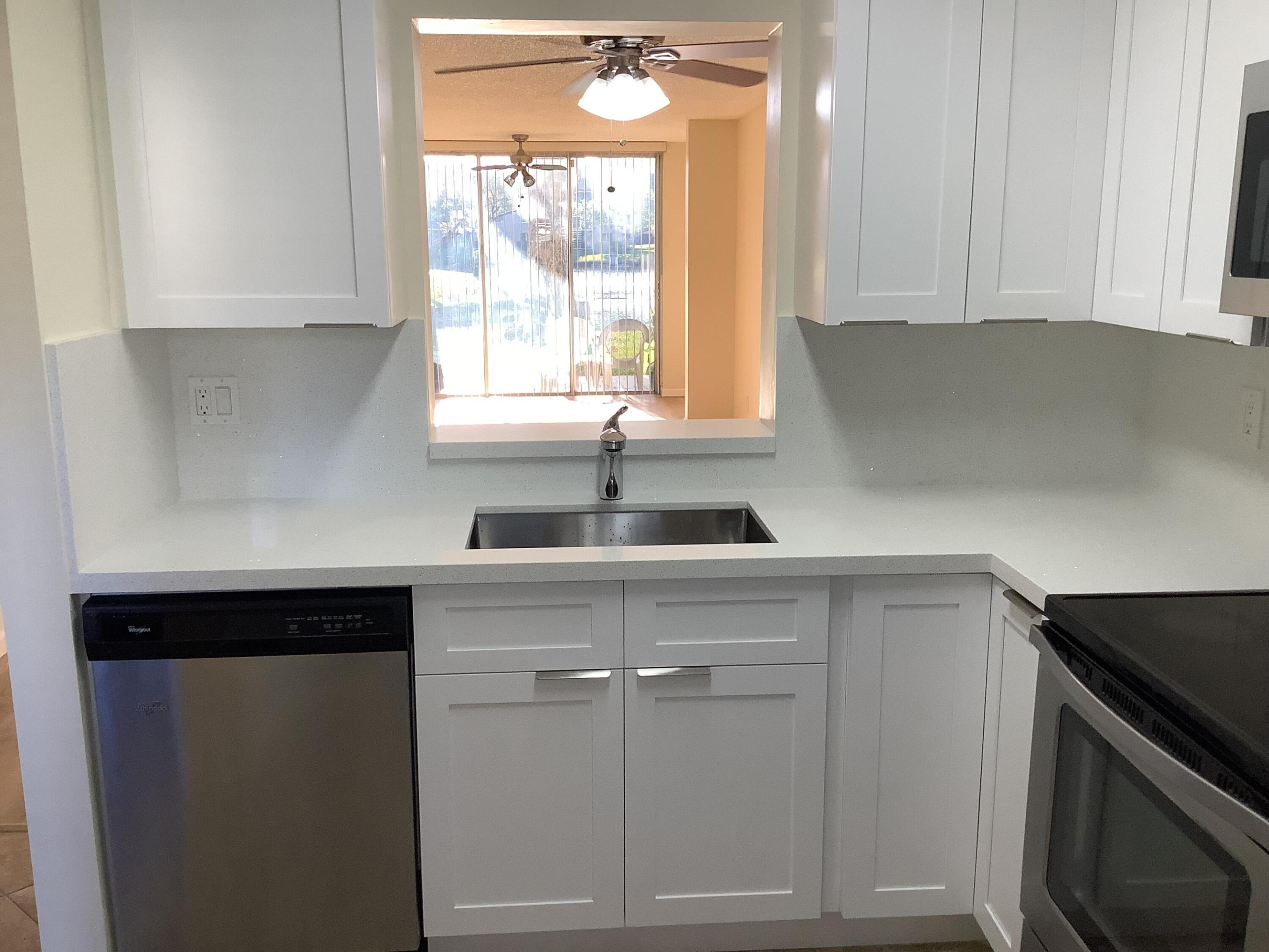 CASCADES OF LAUDERHILL - Residential