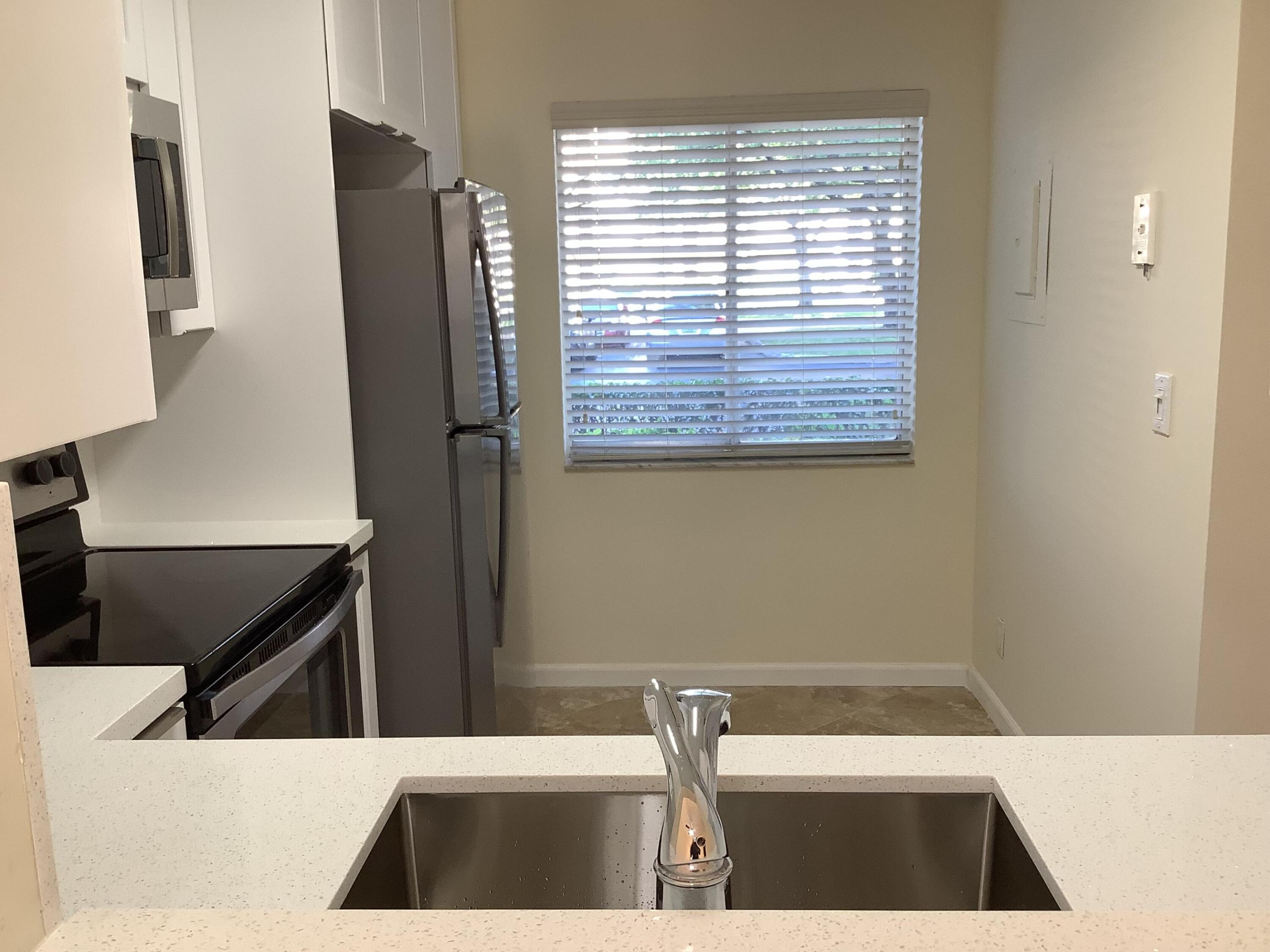 CASCADES OF LAUDERHILL - Residential