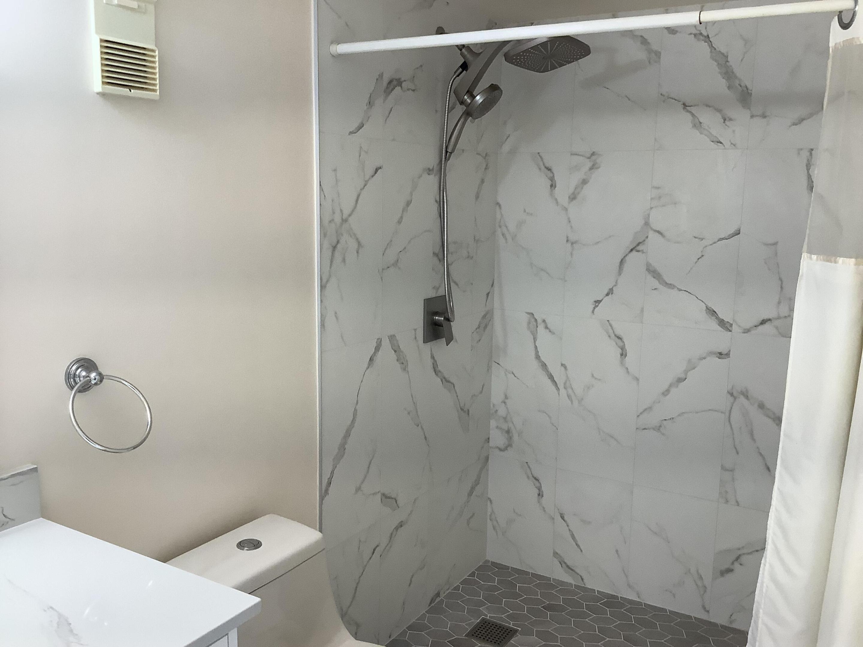 CASCADES OF LAUDERHILL - Residential