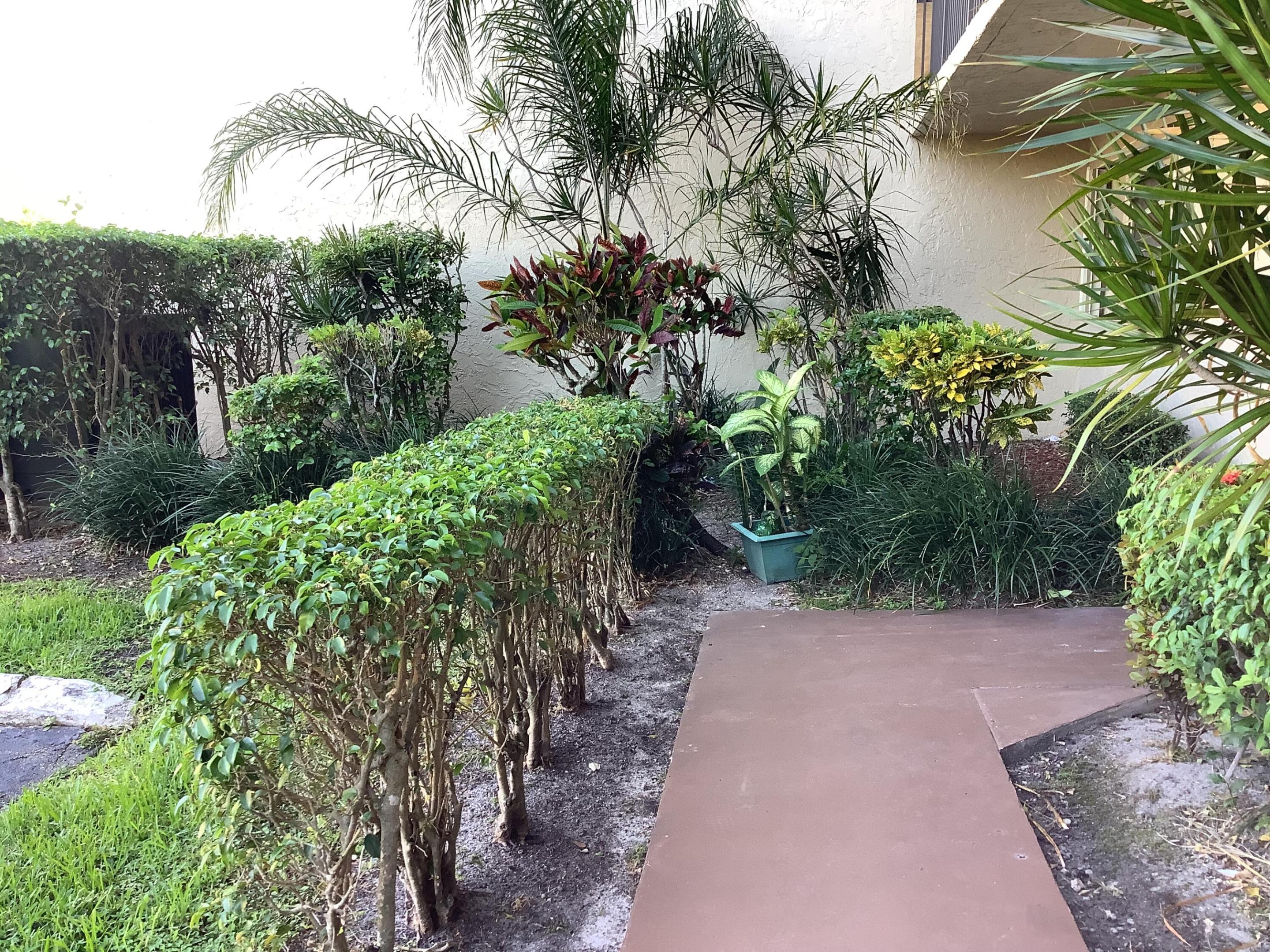 CASCADES OF LAUDERHILL - Residential