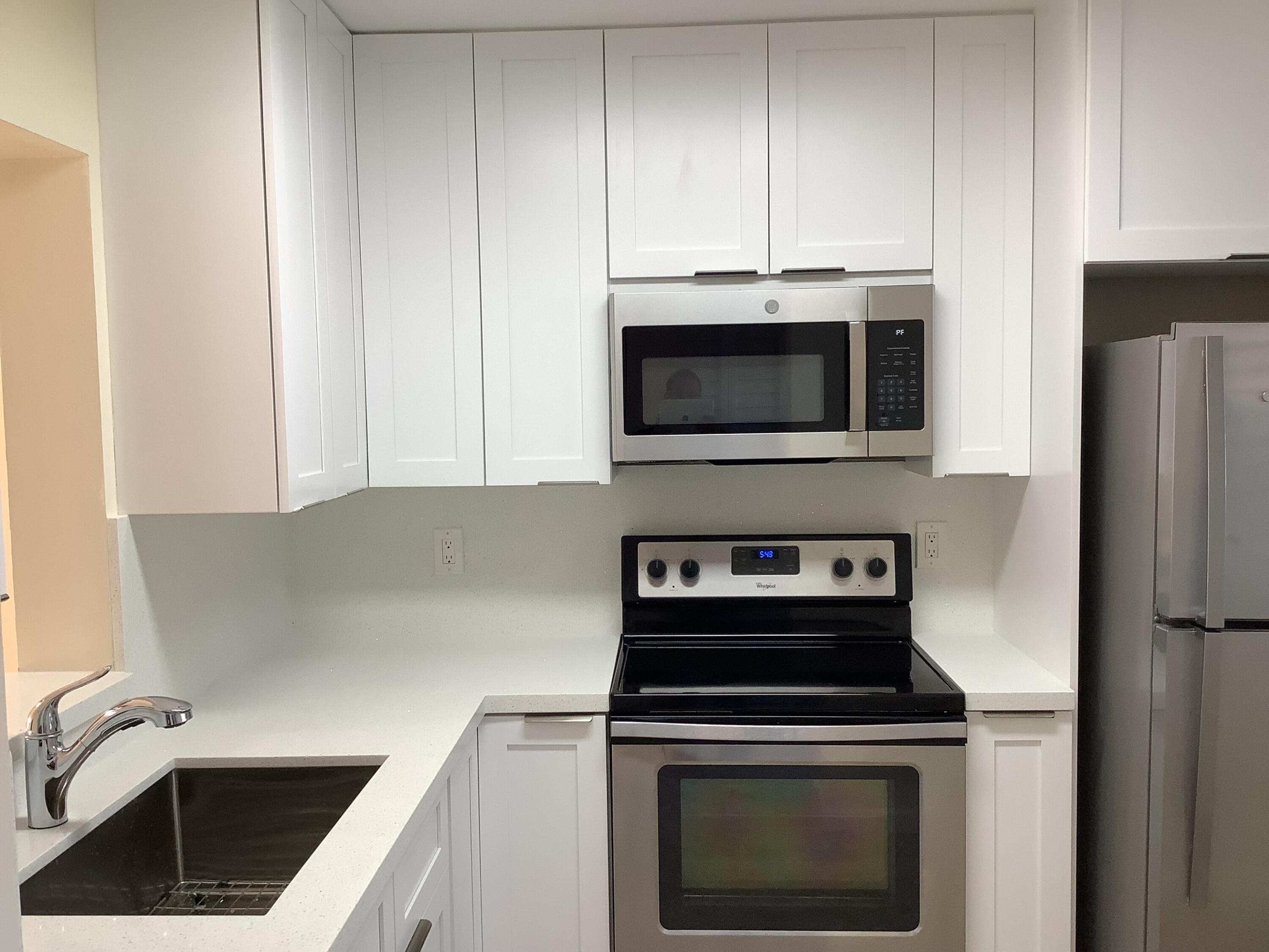 CASCADES OF LAUDERHILL - Residential