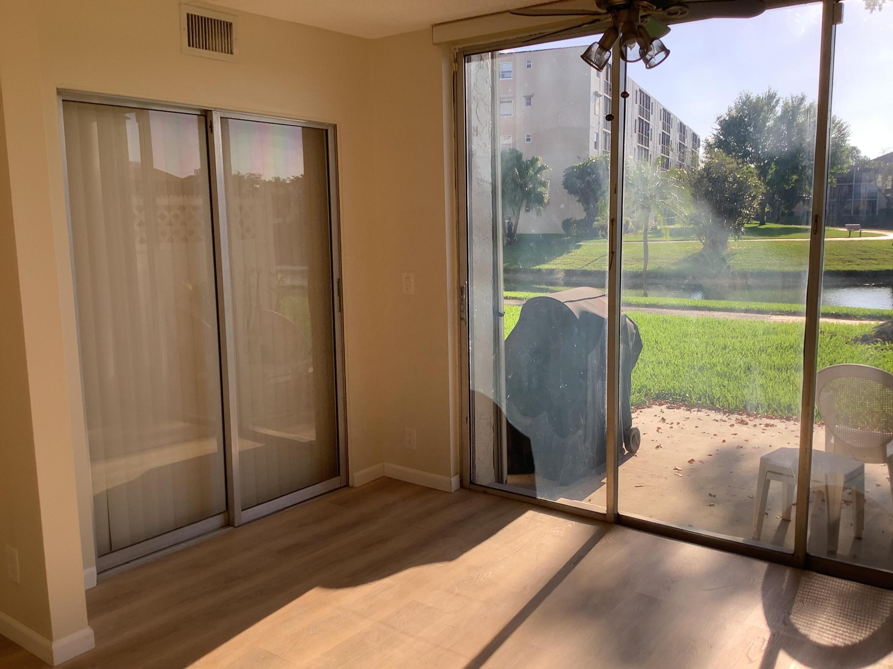 CASCADES OF LAUDERHILL - Residential