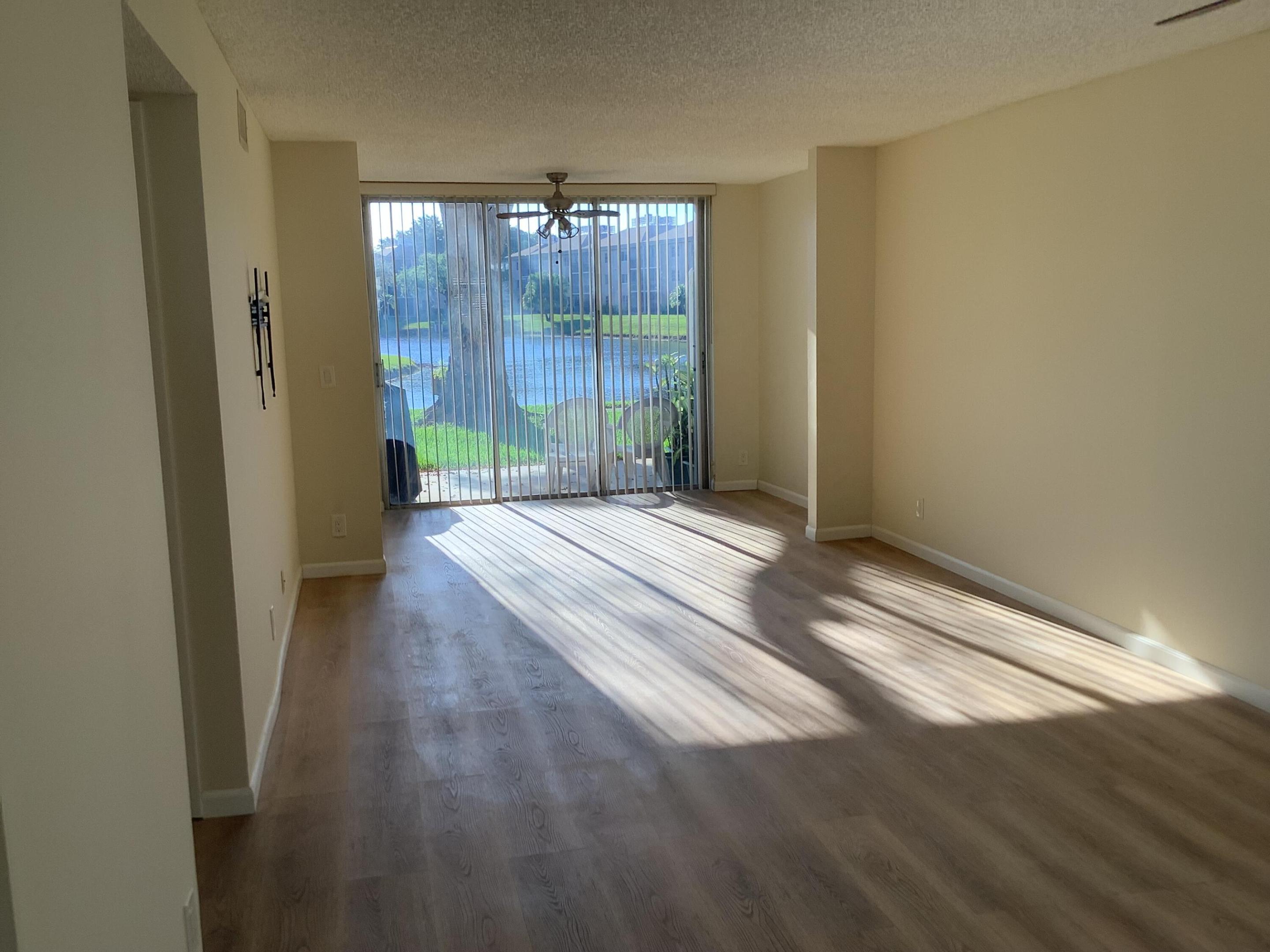 CASCADES OF LAUDERHILL - Residential