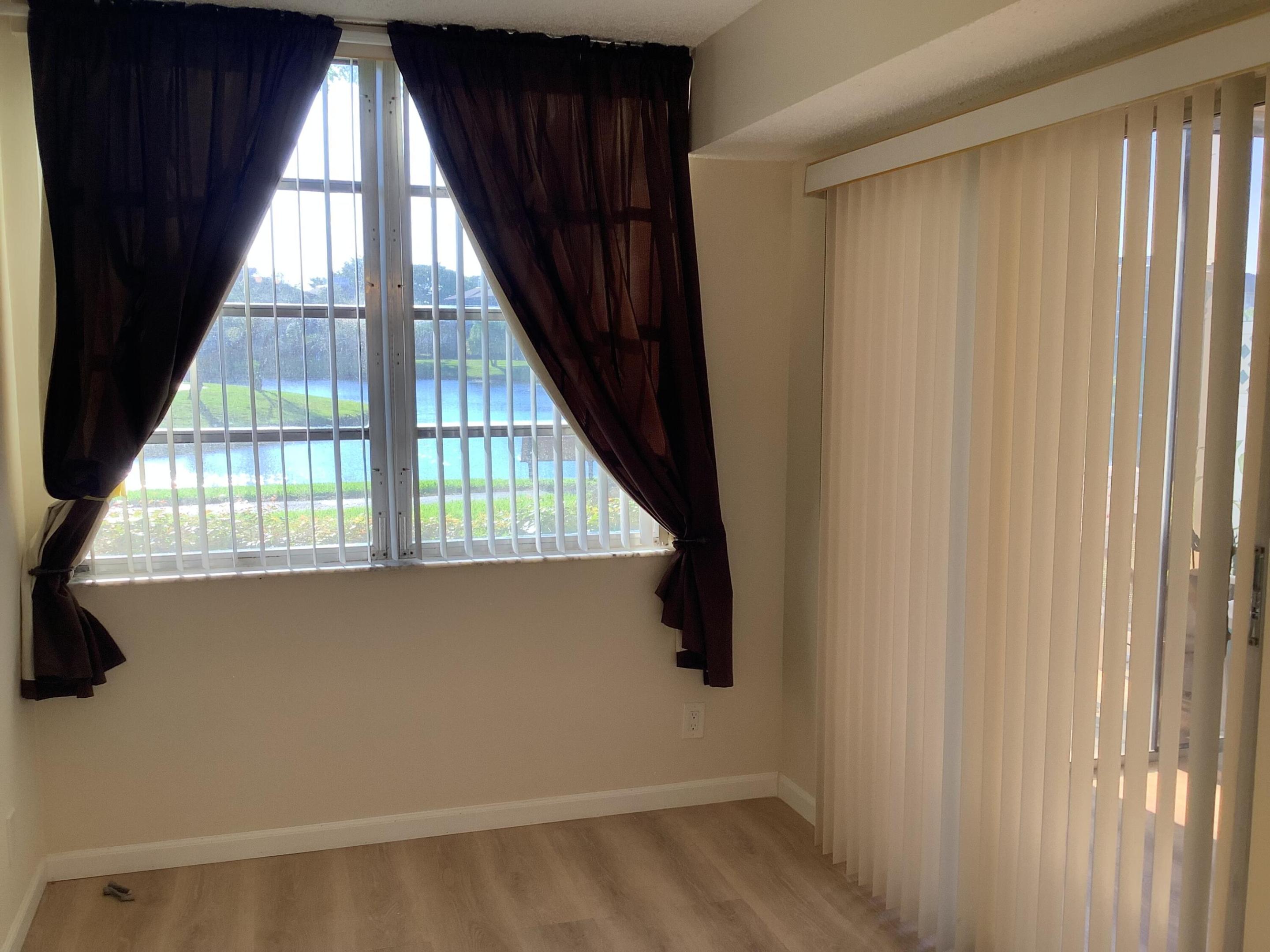 CASCADES OF LAUDERHILL - Residential