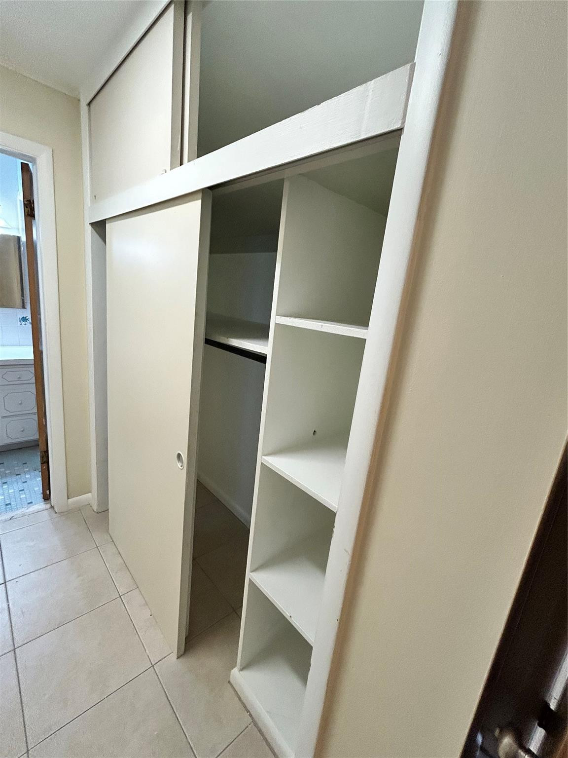 Modelo Park 14-10 B - Residential Lease