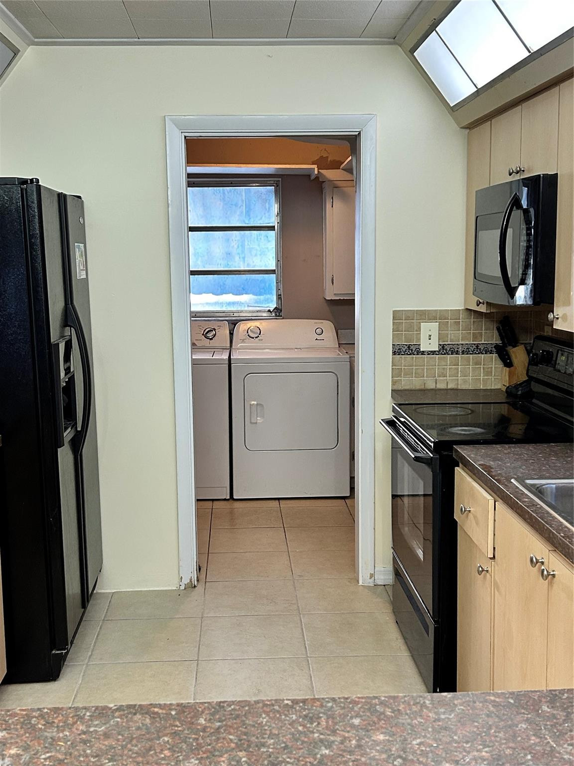 Modelo Park 14-10 B - Residential Lease