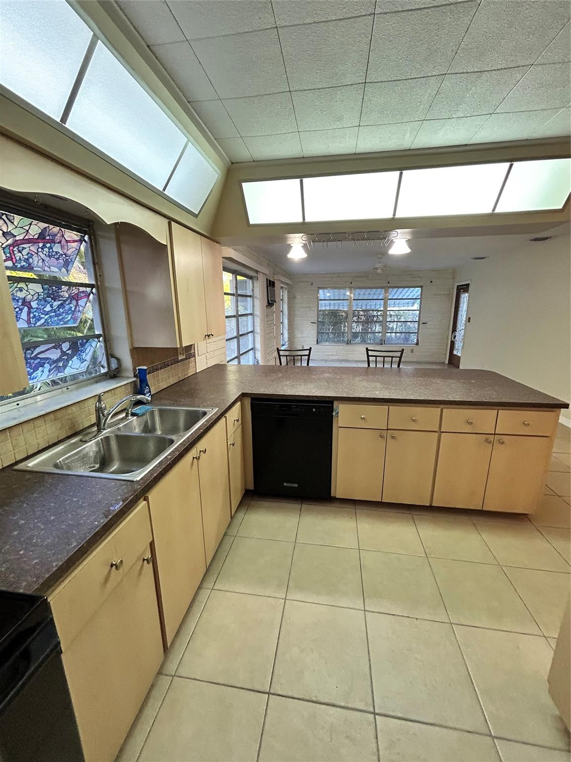 Modelo Park 14-10 B - Residential Lease