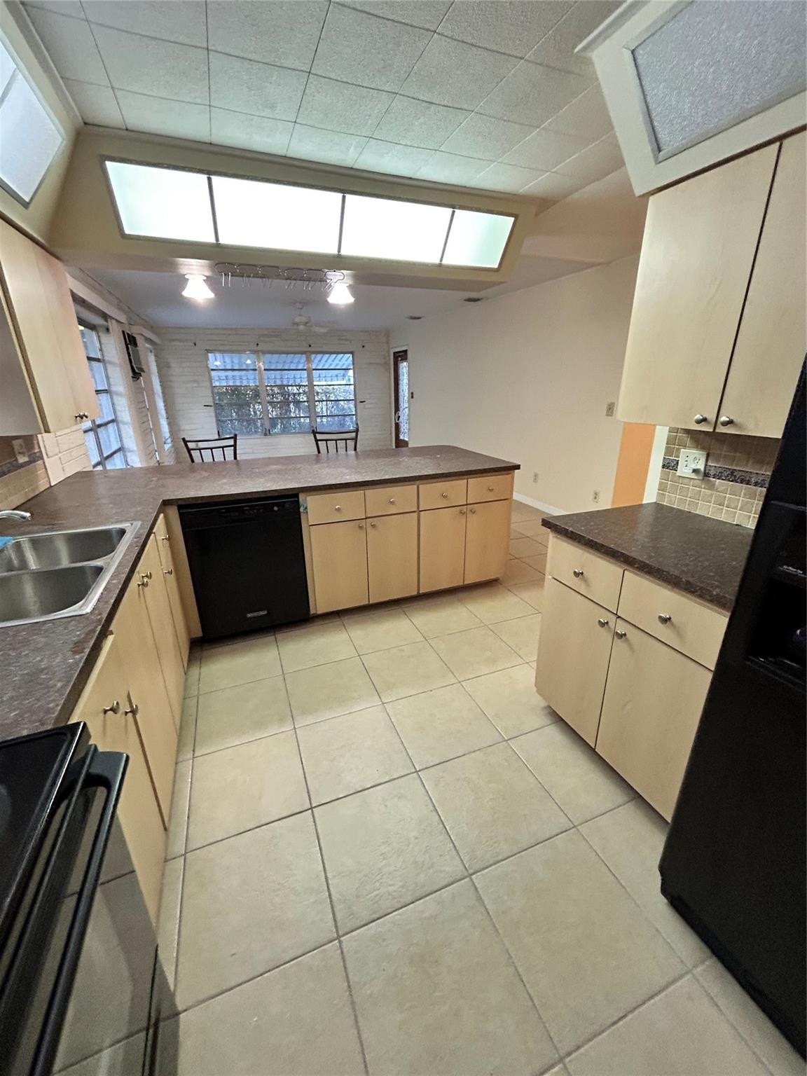 Modelo Park 14-10 B - Residential Lease