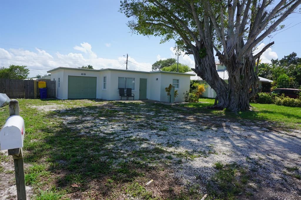 Photo of 1190 NW 15th Street, Stuart, FL 34994 (MLS # R10883855)