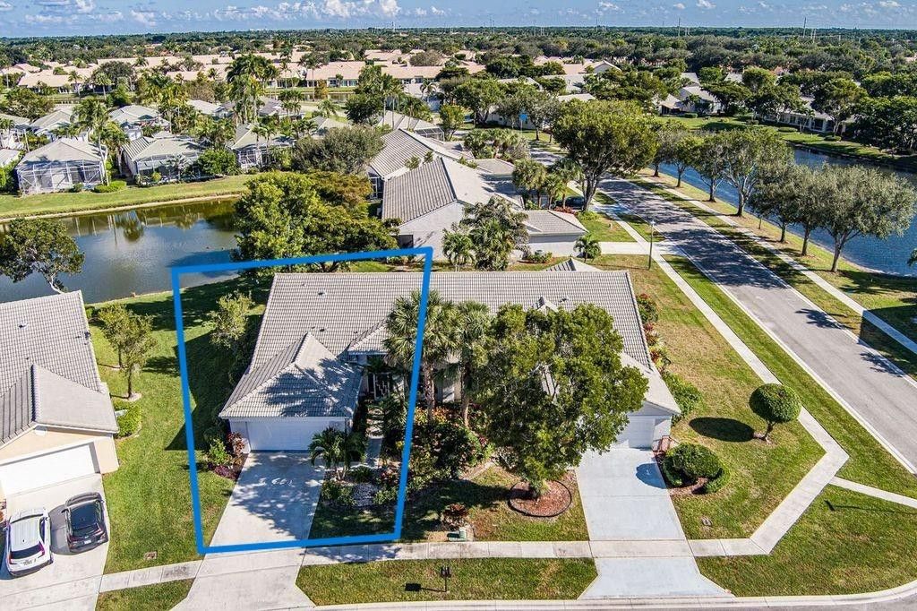 Photo of 8910 Brittany Lakes Drive, Boynton Beach, FL 33472 (MLS # F10538469)