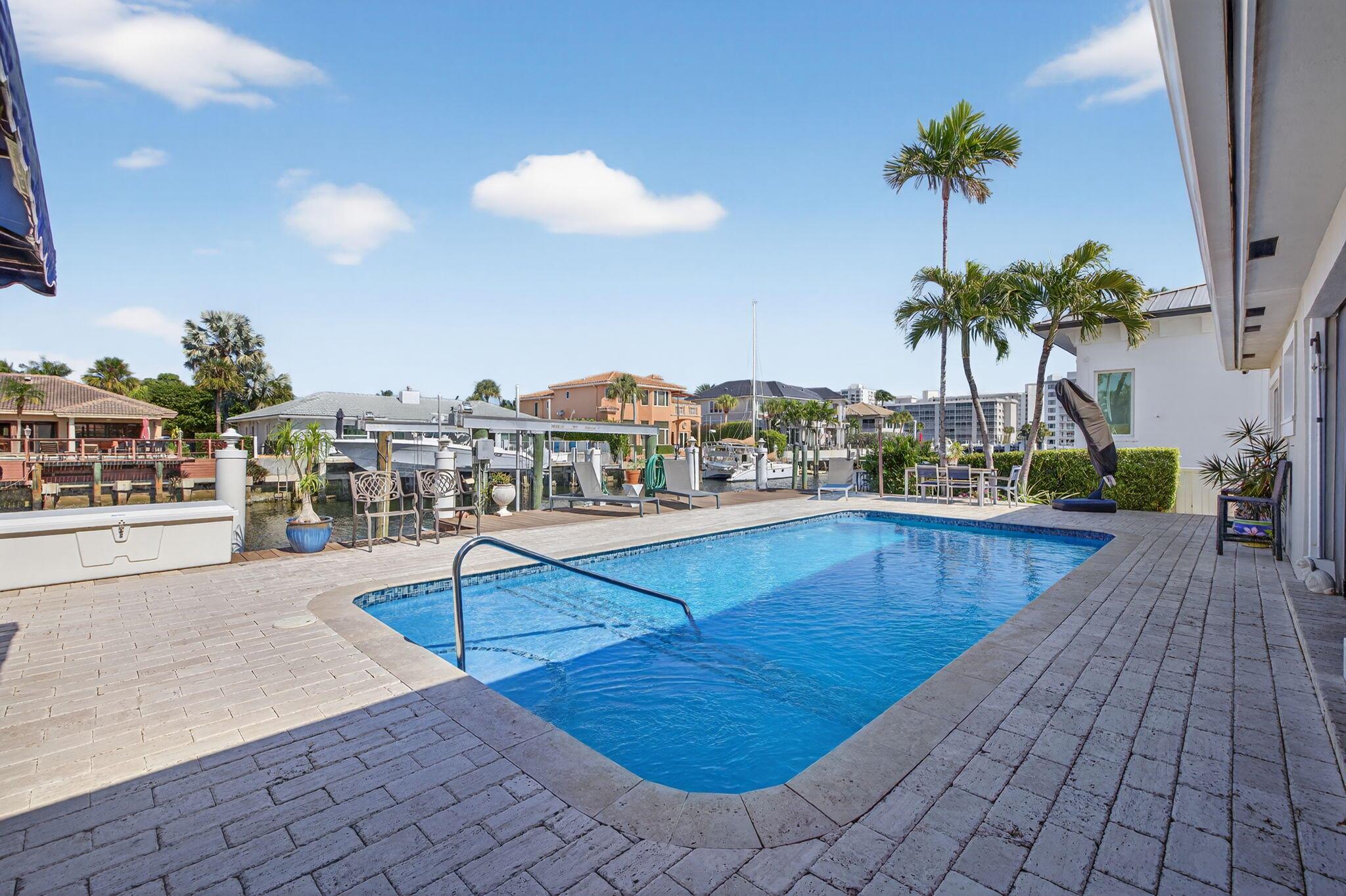 TROPIC ISLE - Residential