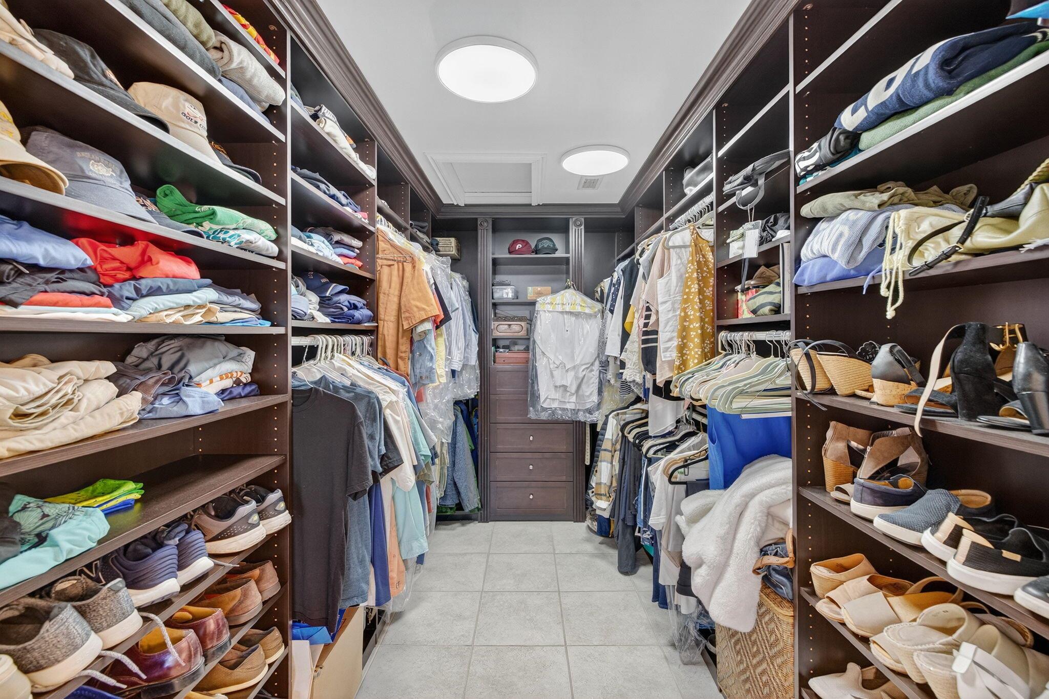 TROPIC ISLE - Residential