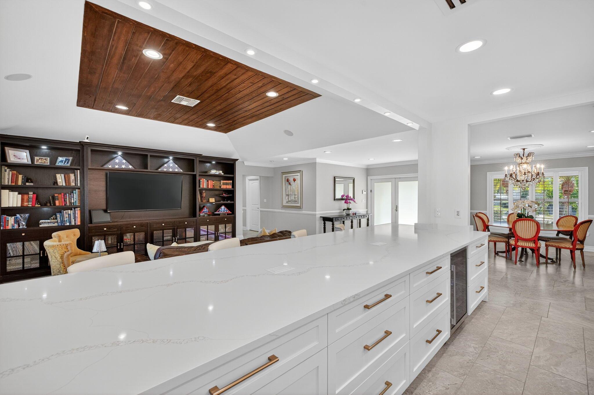 TROPIC ISLE - Residential