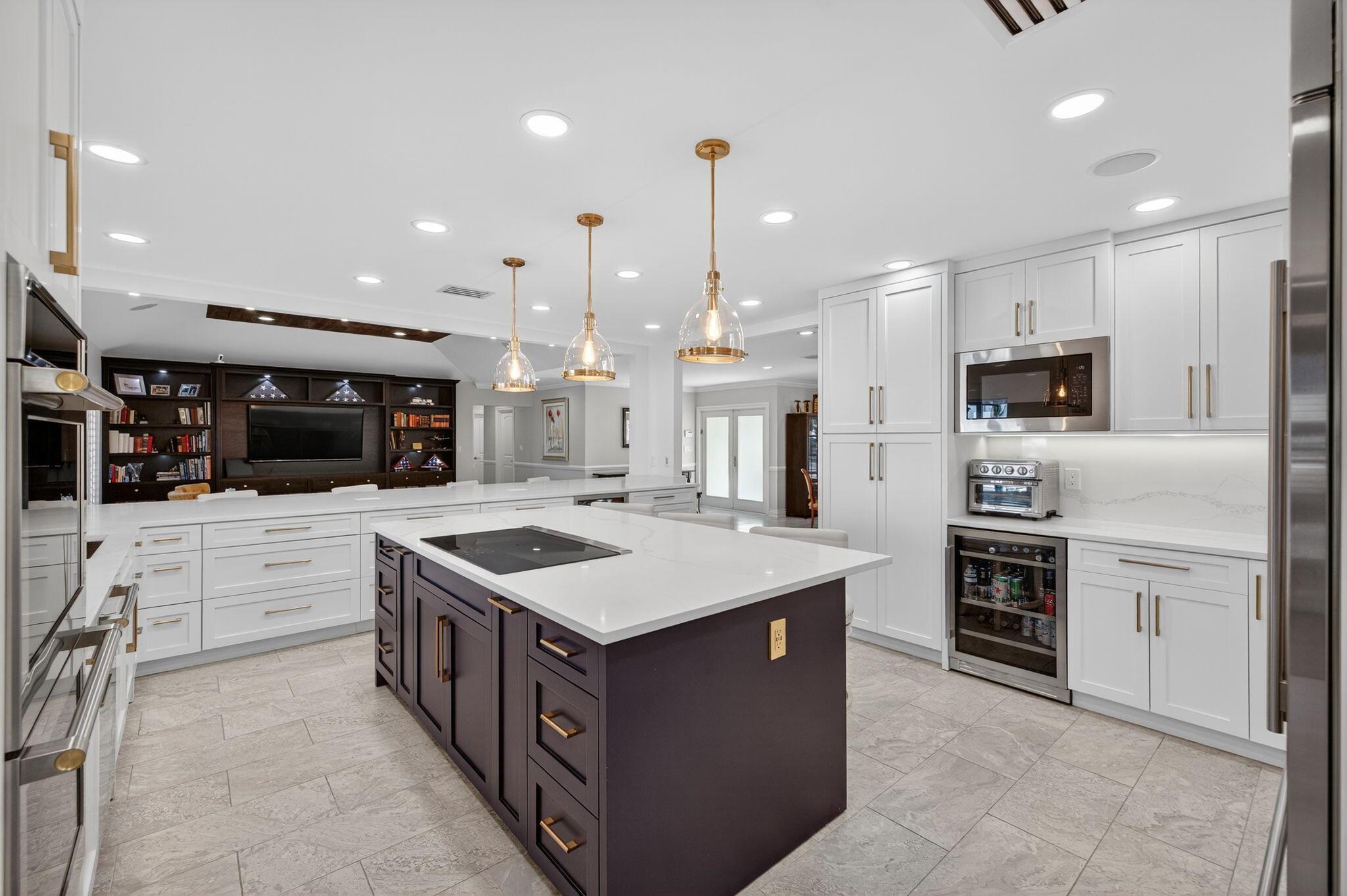 TROPIC ISLE - Residential