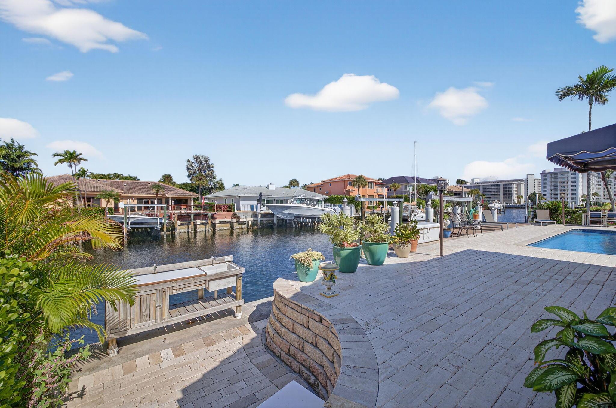 TROPIC ISLE - Residential