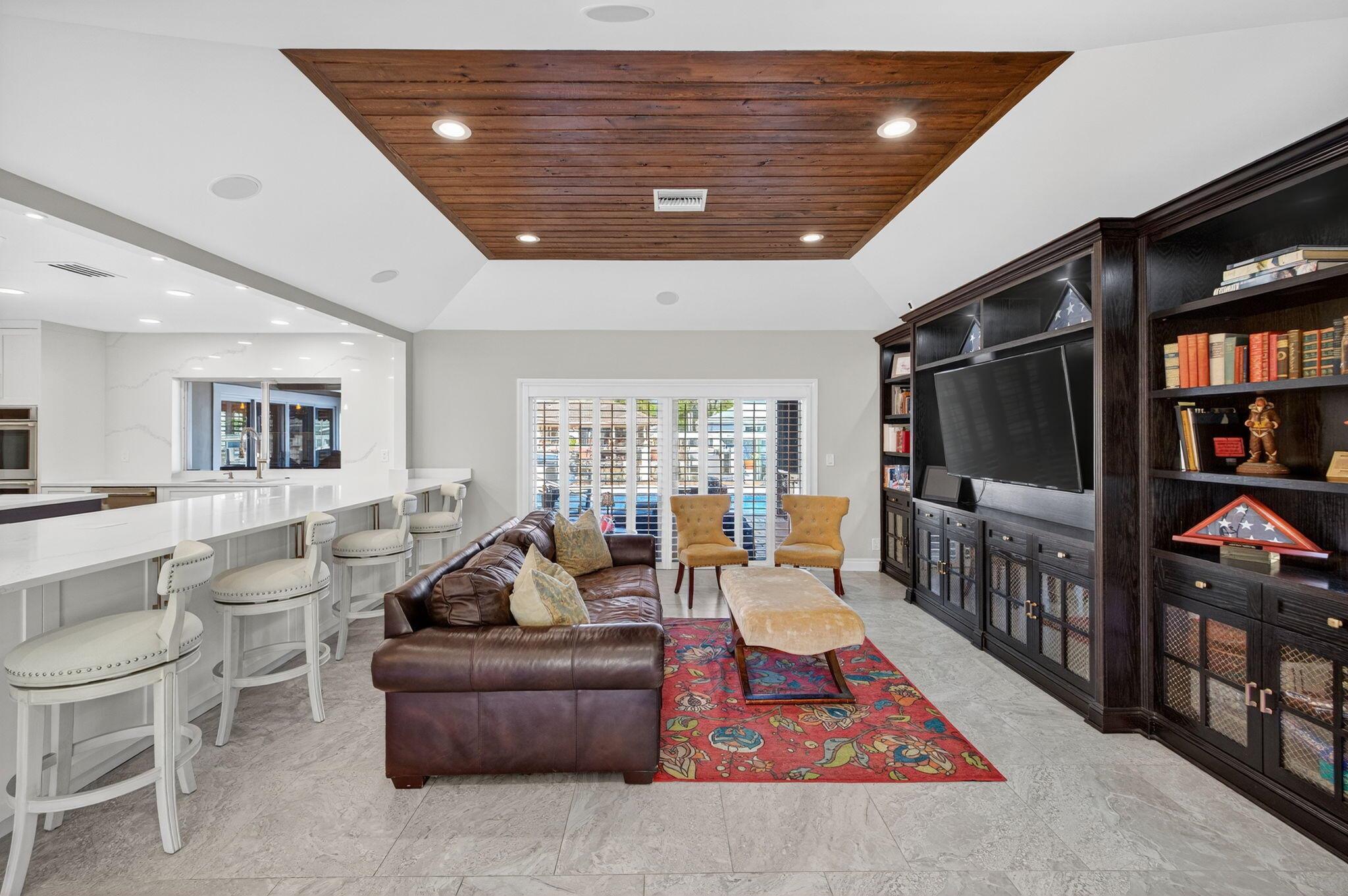 TROPIC ISLE - Residential