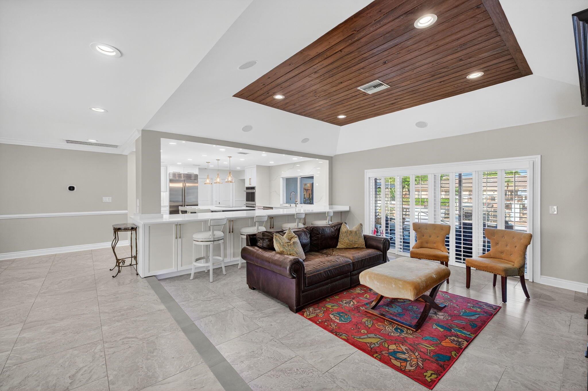 TROPIC ISLE - Residential