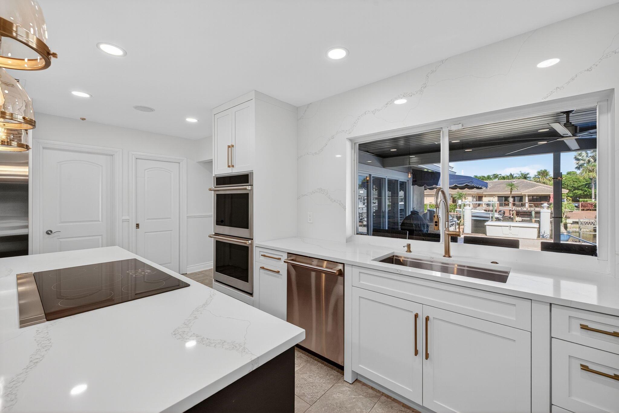 TROPIC ISLE - Residential